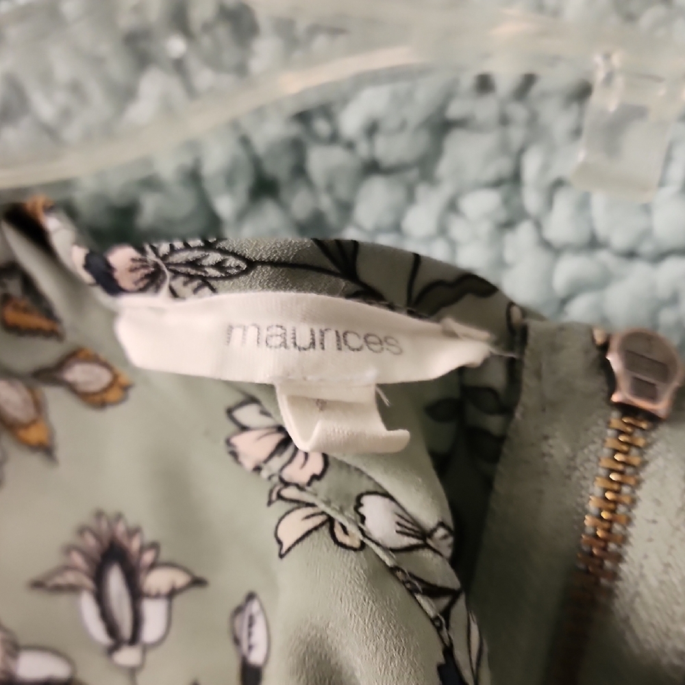 Maurices Floral Print Green Women's Top - Picture 4 of 4